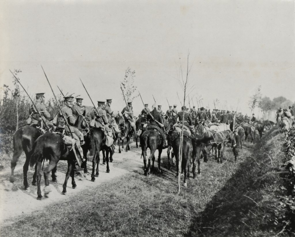 16th Queen's Lancers during advance to the Marne Sept. 1914.