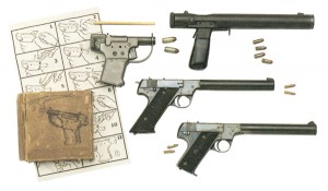 Weapons-for-silent-killing-supplied-by-the-OSS-and-SOE_cutout