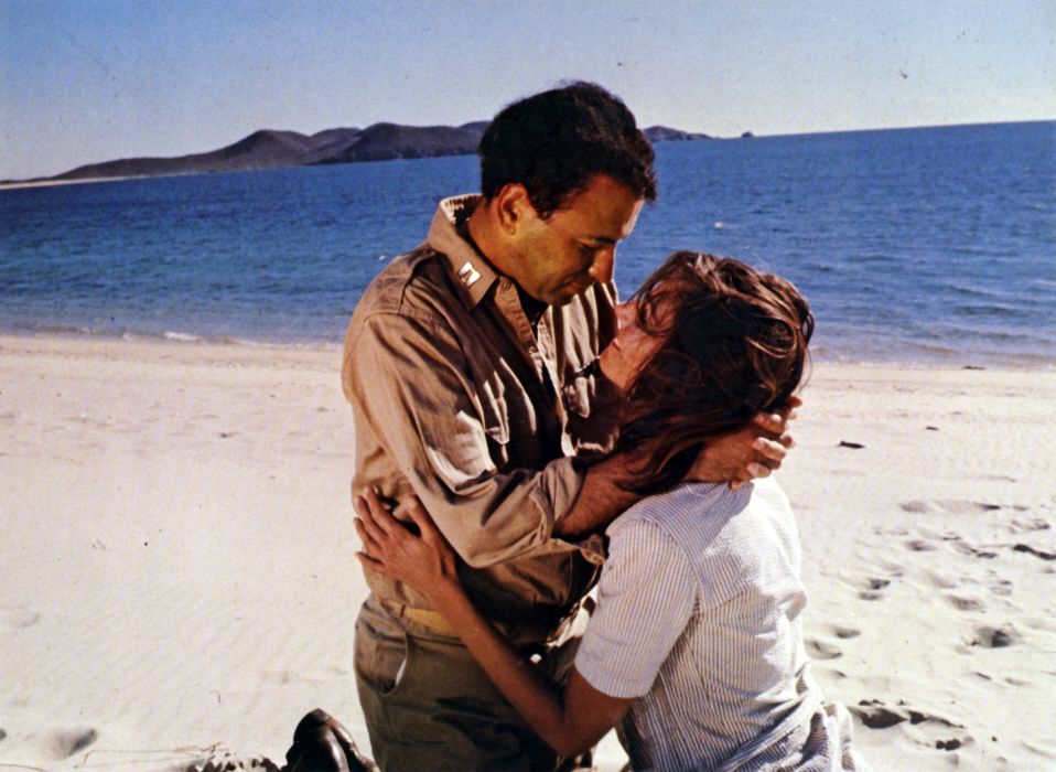 Alan Arkin and Paula Prentiss in Catch-22