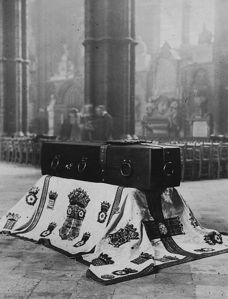 The coffin of the unknown warrior lying in Westminster Abbey