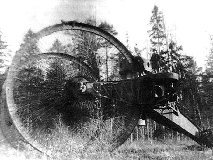  A rare wartime photo of the failed Russian Tsar Tank.