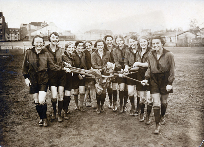 Henoch (fifth from right) with her Berlin Sports Club (BSC) teammates following their victory in a match against SC Brandenburg, November 1924. The athlete’s individual world records were established in discus and short put.