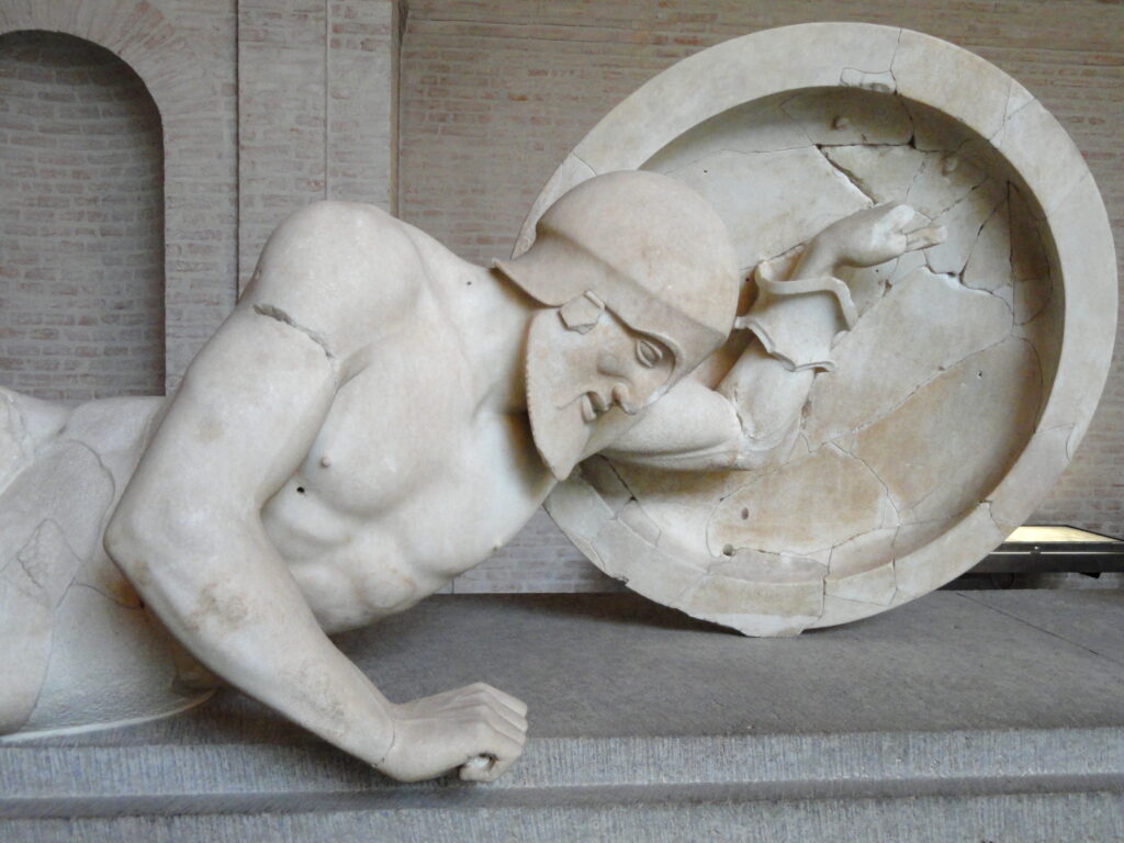 Fallen Hoplite (c.505 BC) from the east pediment of the Temple of Aphaia, on the Greek island of Aegina; now on display in Munich’s Glyptothek museum.